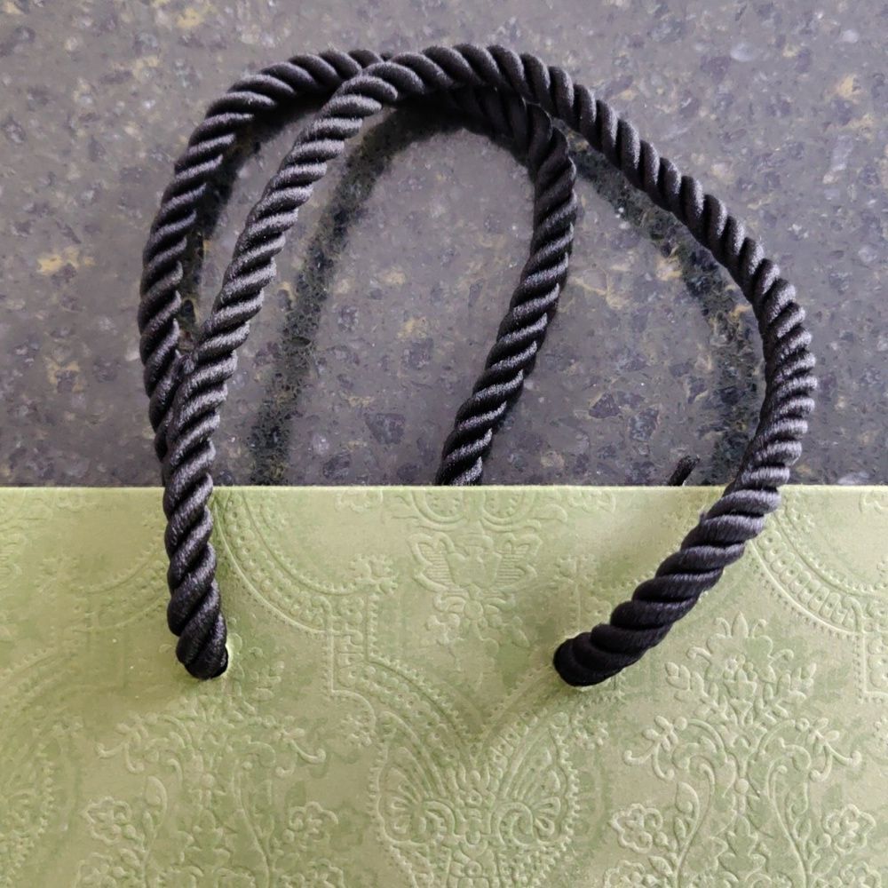 Authentic Gucci shopping bag - Picture 4 of 5